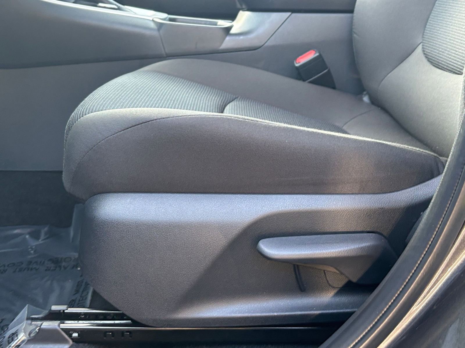 Thumbnail: 2025 Toyota RAV4 - 27