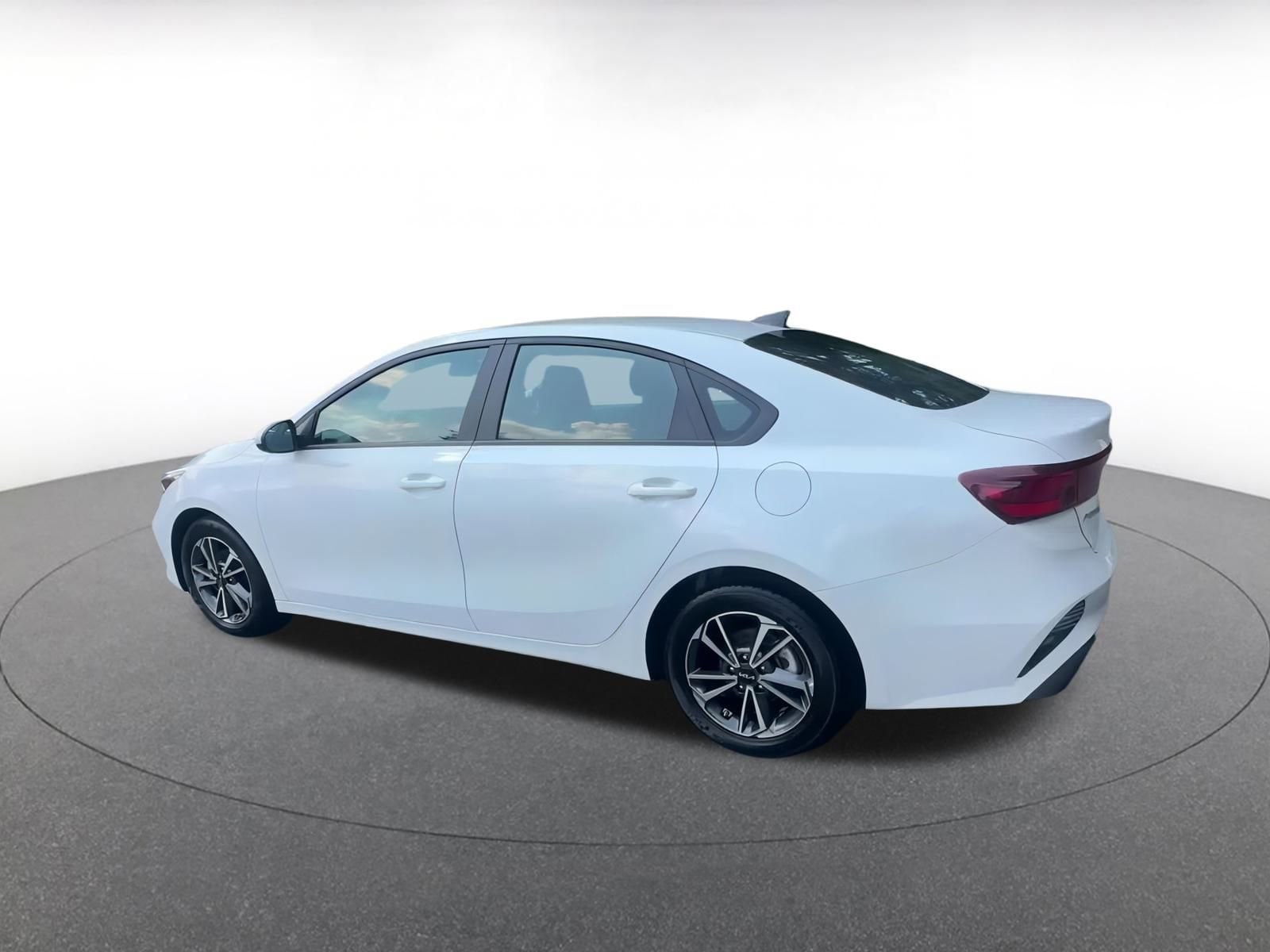 Thumbnail: 2023 Kia Forte - 11