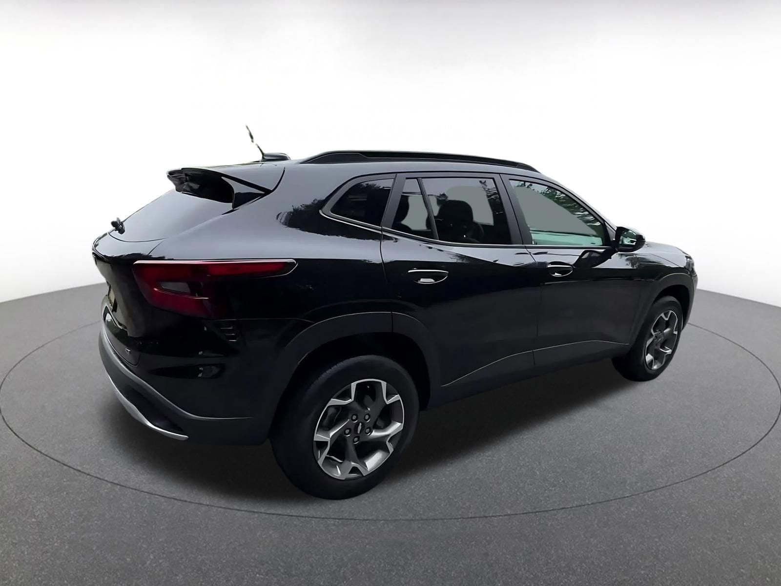 Thumbnail: 2025 Chevrolet Trax - 14