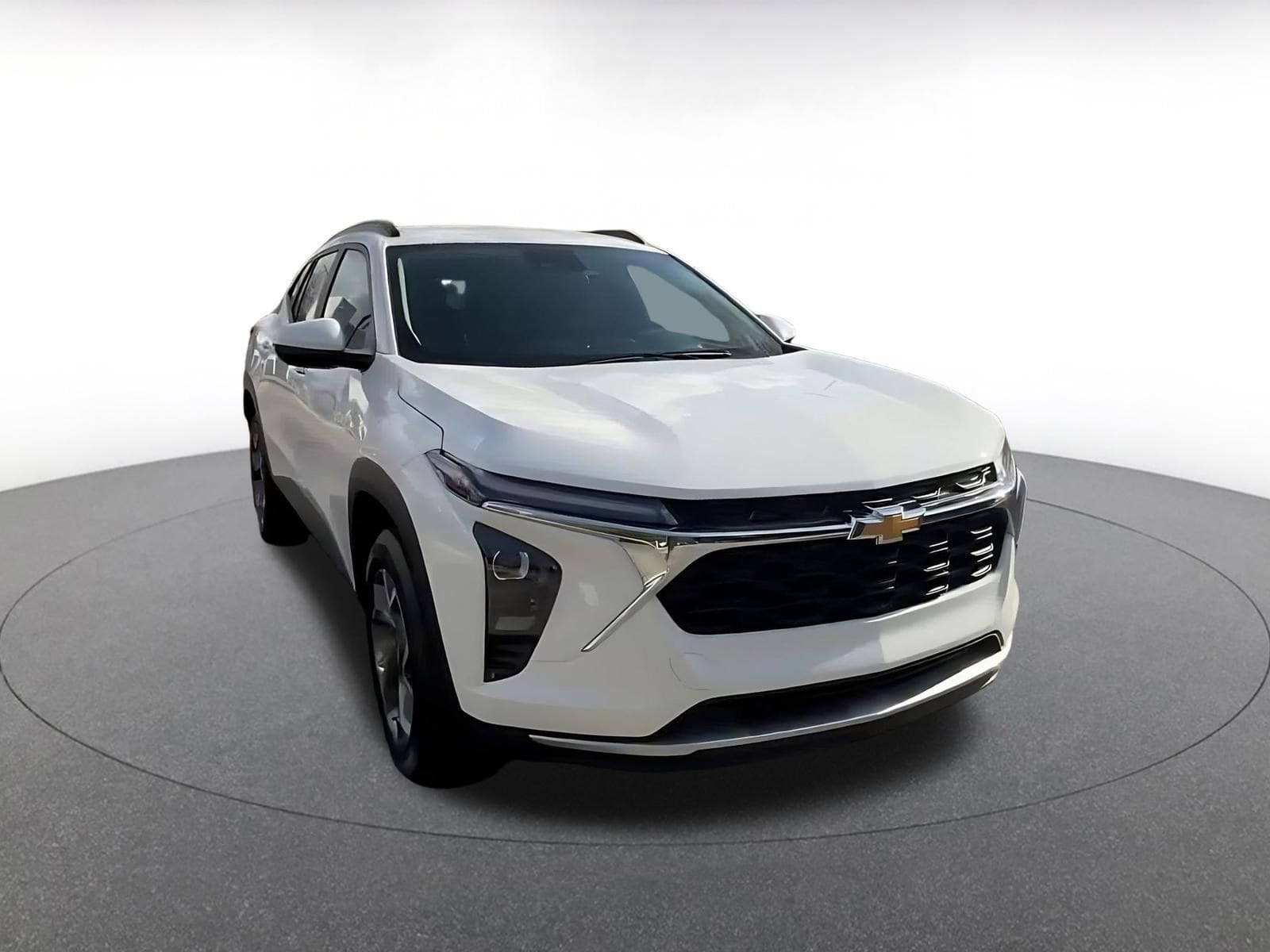 Thumbnail: 2025 Chevrolet Trax - 3