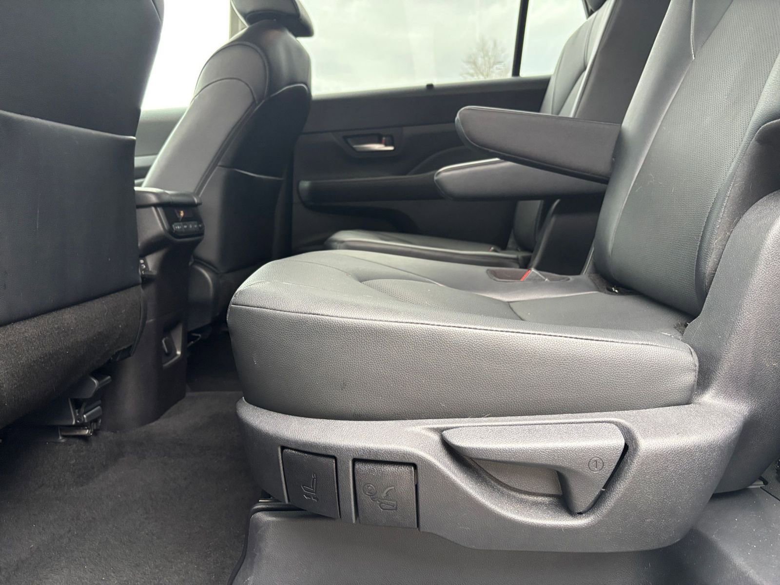 Thumbnail: 2025 Toyota Grand Highlander - 27