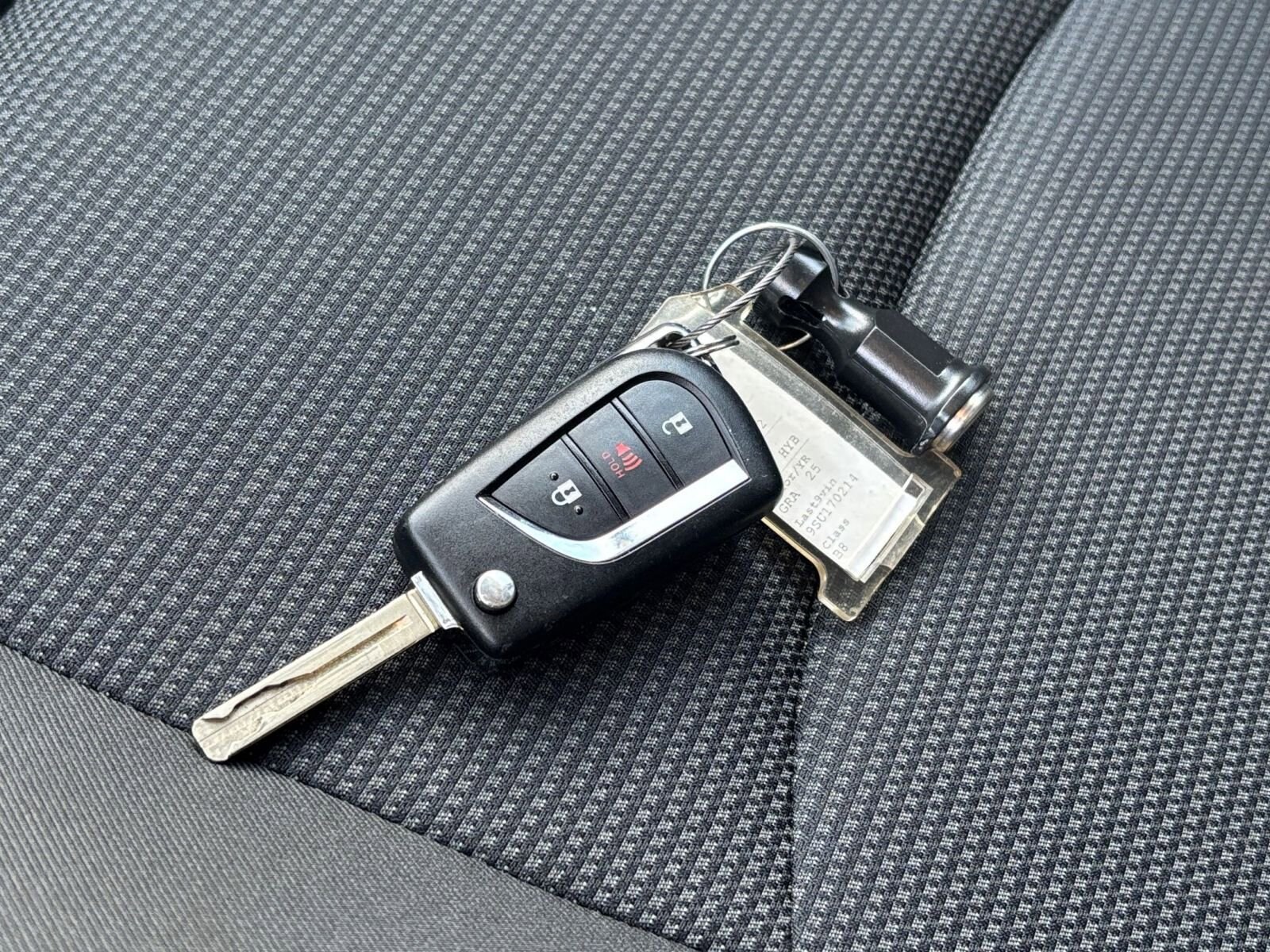 Thumbnail: 2025 Toyota RAV4 - 22