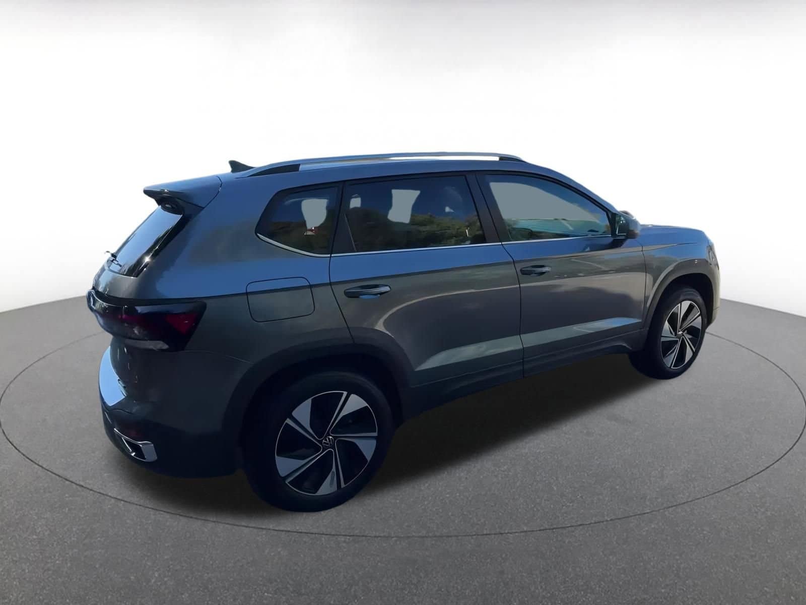 Thumbnail: 2025 Volkswagen Taos - 15