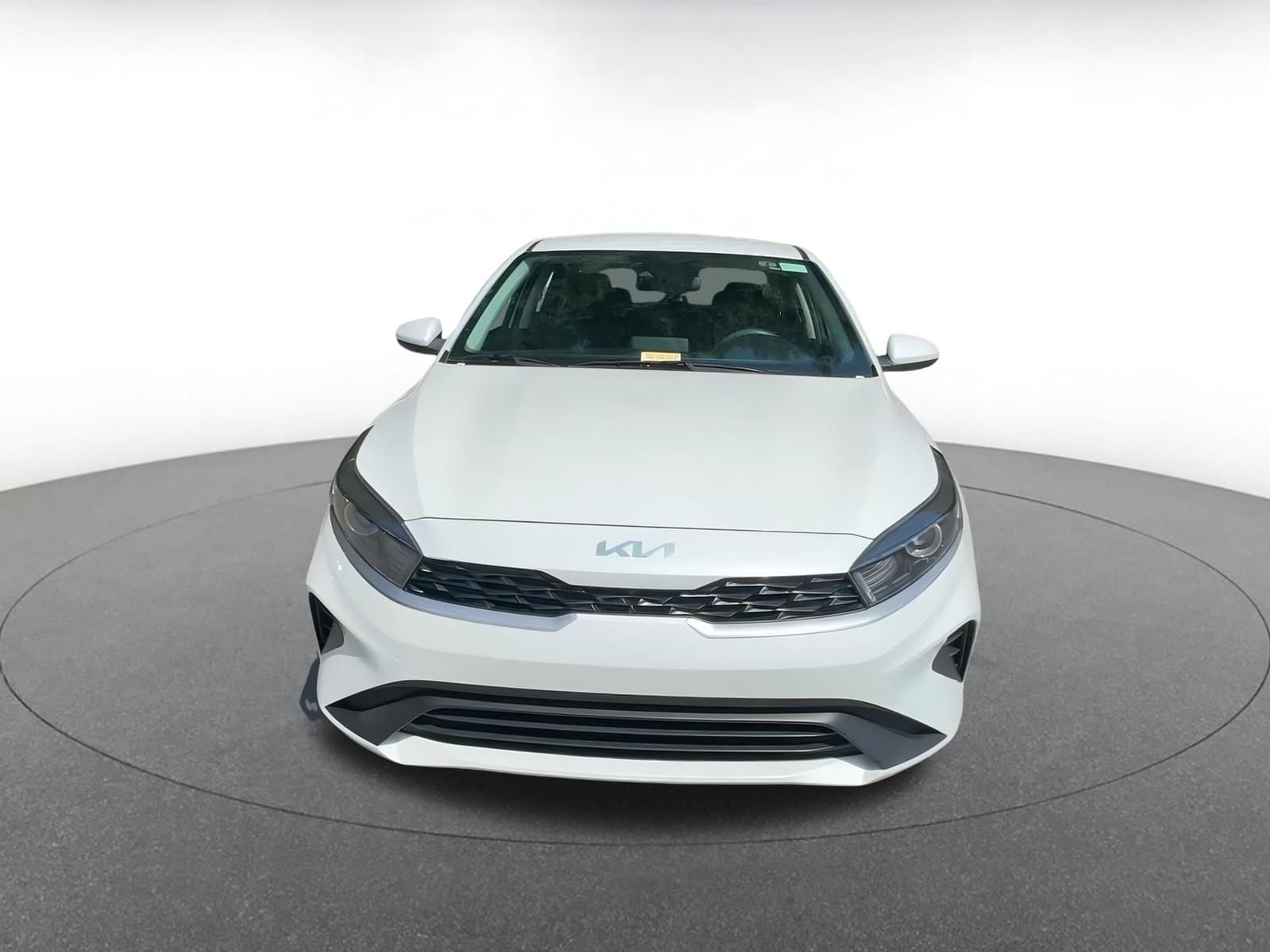 Thumbnail: 2024 Kia Forte - 4