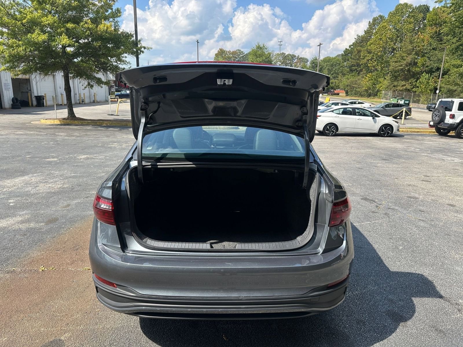 Thumbnail: 2025 Volkswagen Jetta - 31