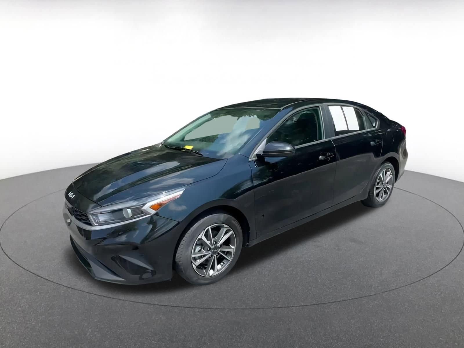 Thumbnail: 2024 Kia Forte - 7