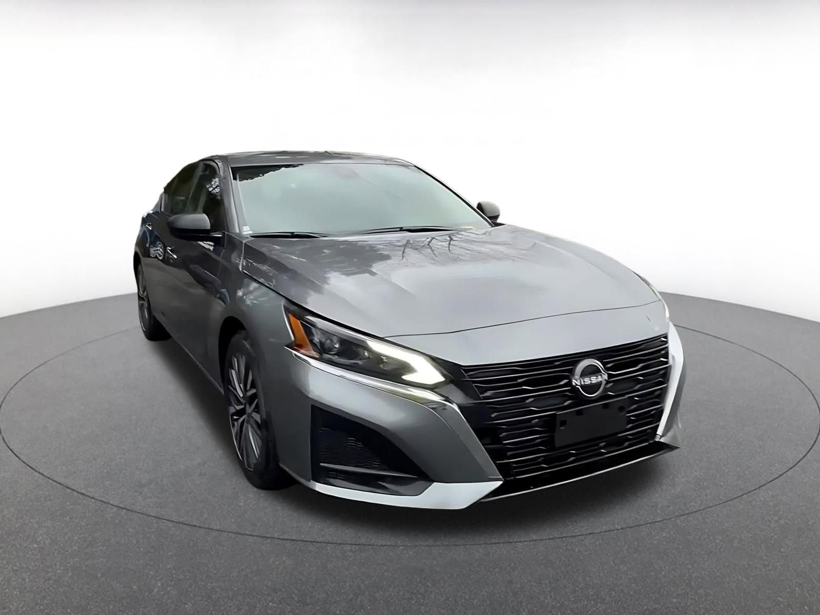 Thumbnail: 2025 Nissan Altima - 3