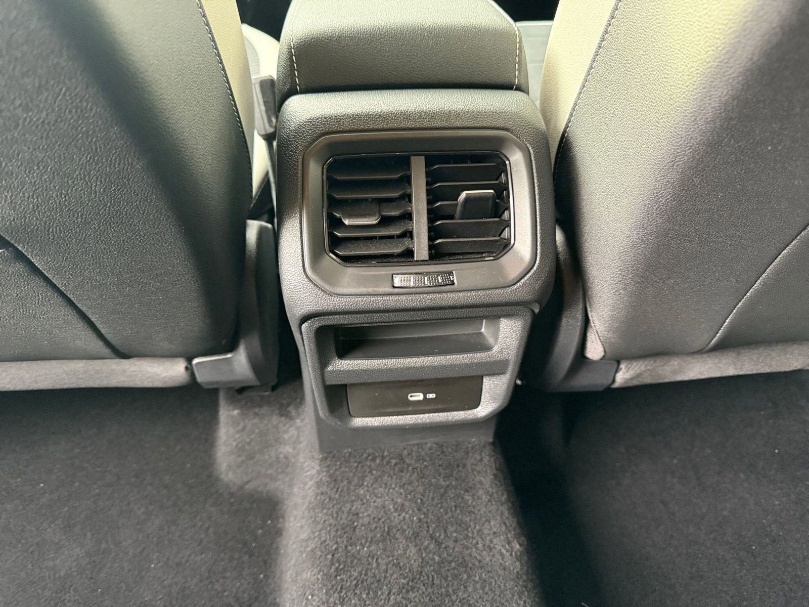 Thumbnail: 2025 Volkswagen Taos - 24