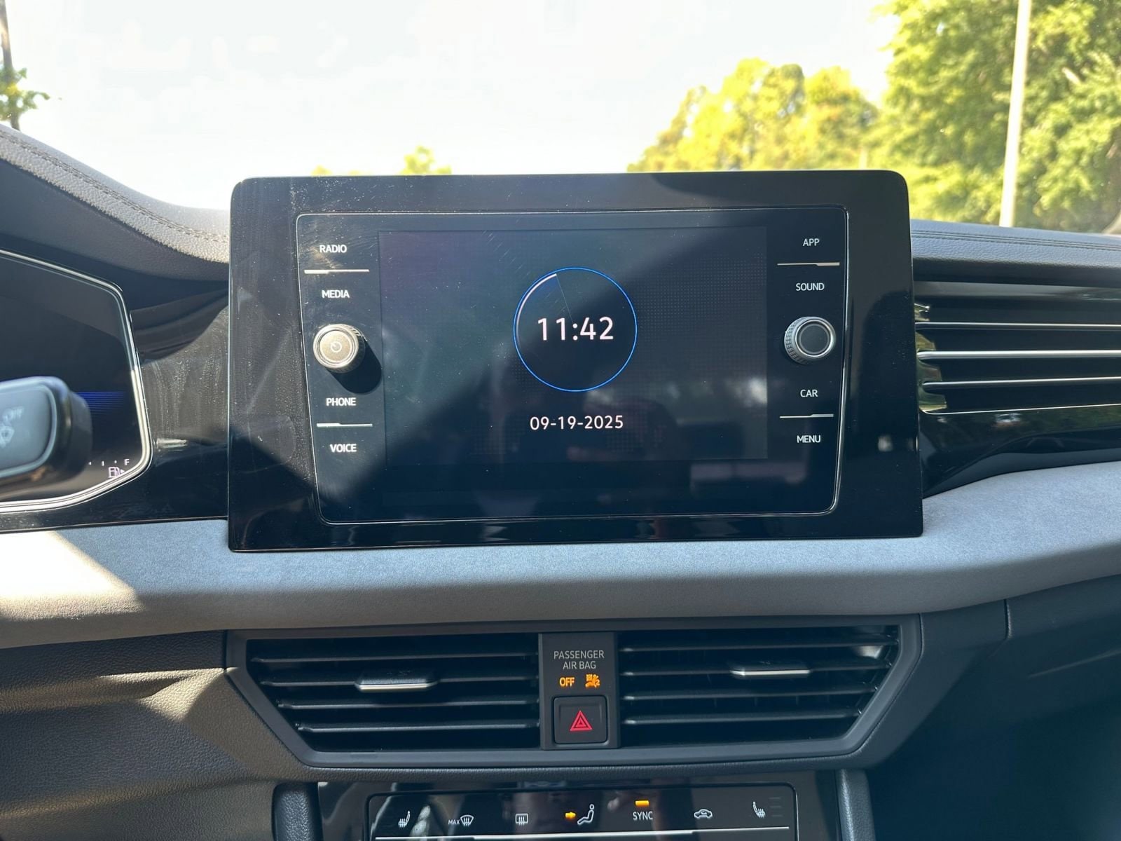 Thumbnail: 2025 Volkswagen Jetta - 18