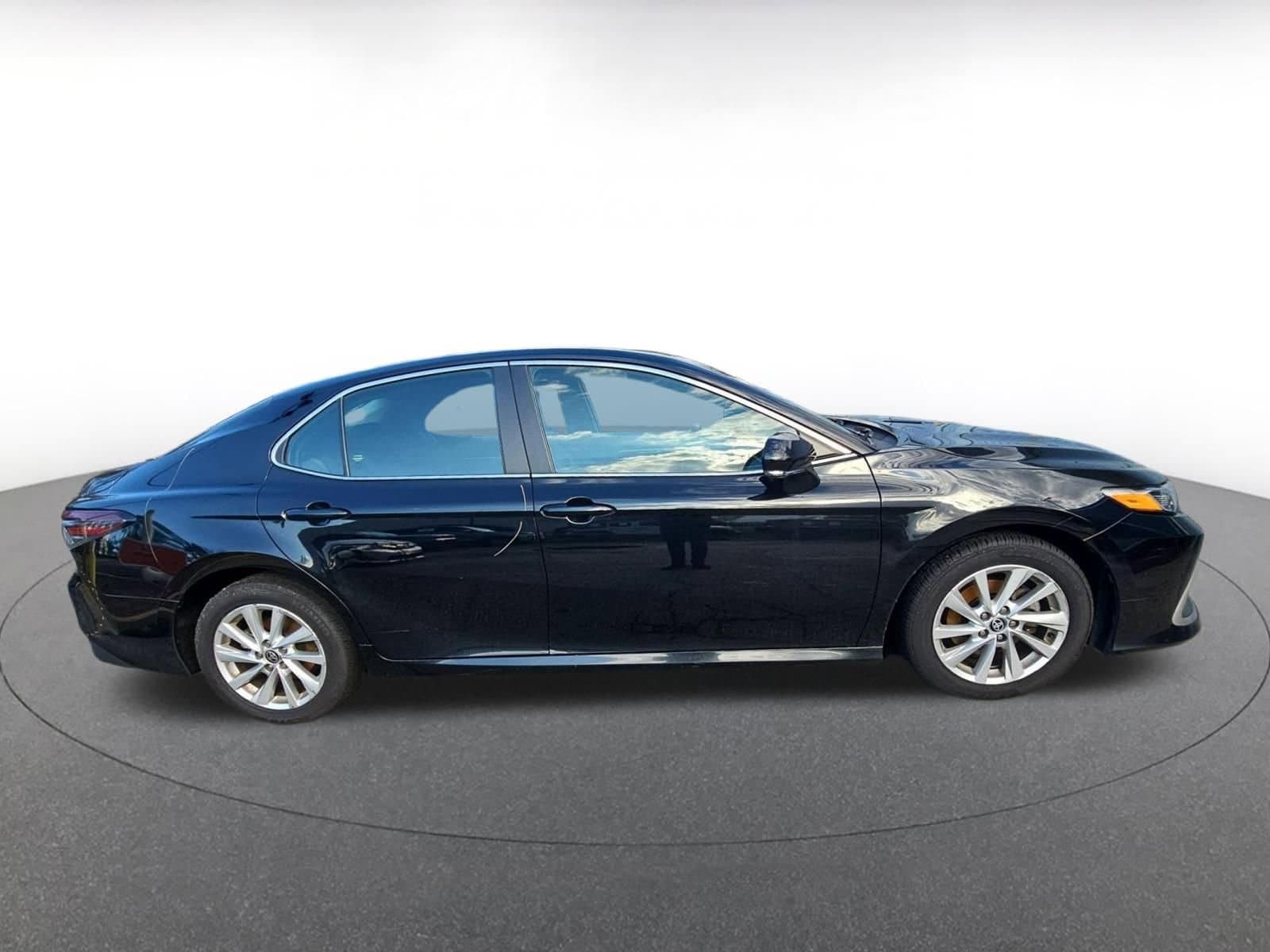 Thumbnail: 2023 Toyota Camry - 8