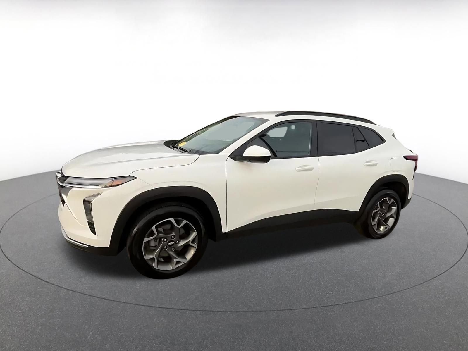 Thumbnail: 2025 Chevrolet Trax - 8