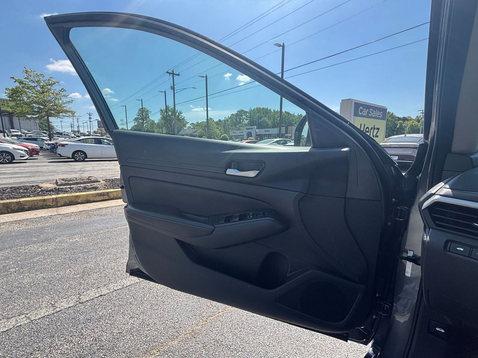 Thumbnail: 2025 Nissan Altima - 18