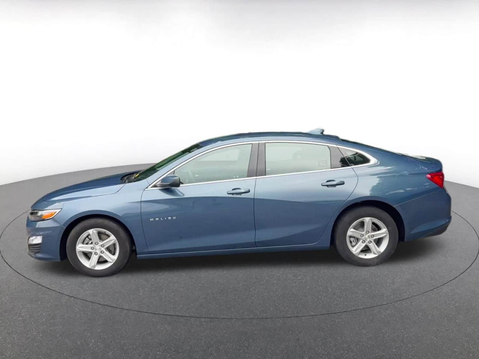 Thumbnail: 2024 Chevrolet Malibu - 8