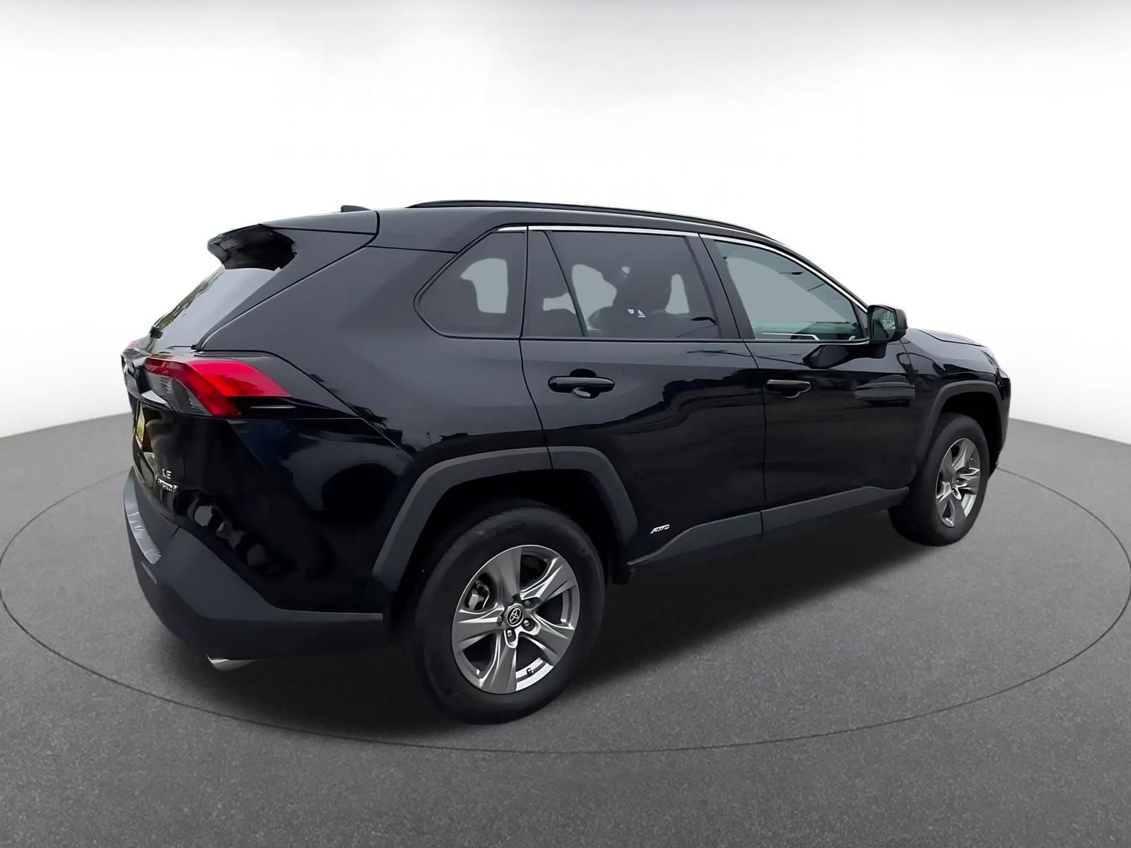 Thumbnail: 2024 Toyota RAV4 - 15