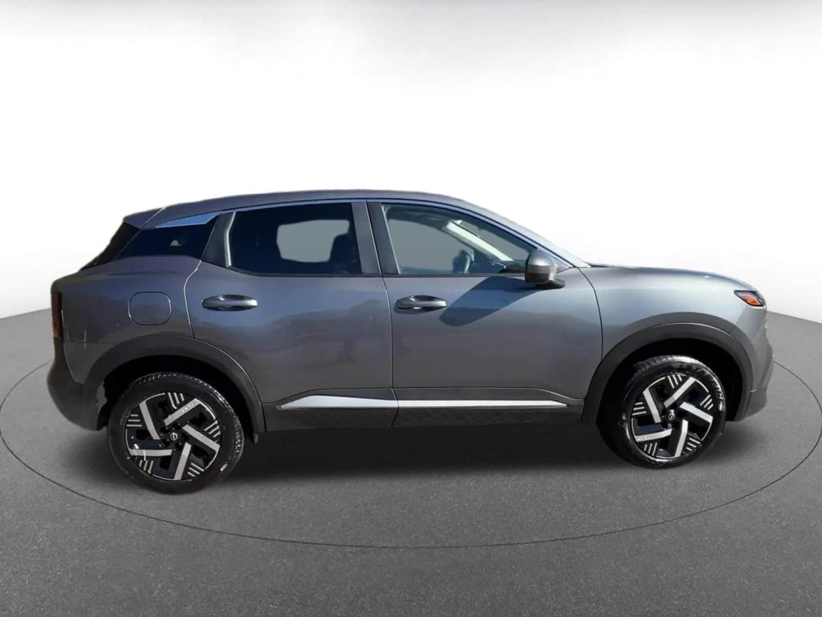 Thumbnail: 2025 Nissan Kicks - 16