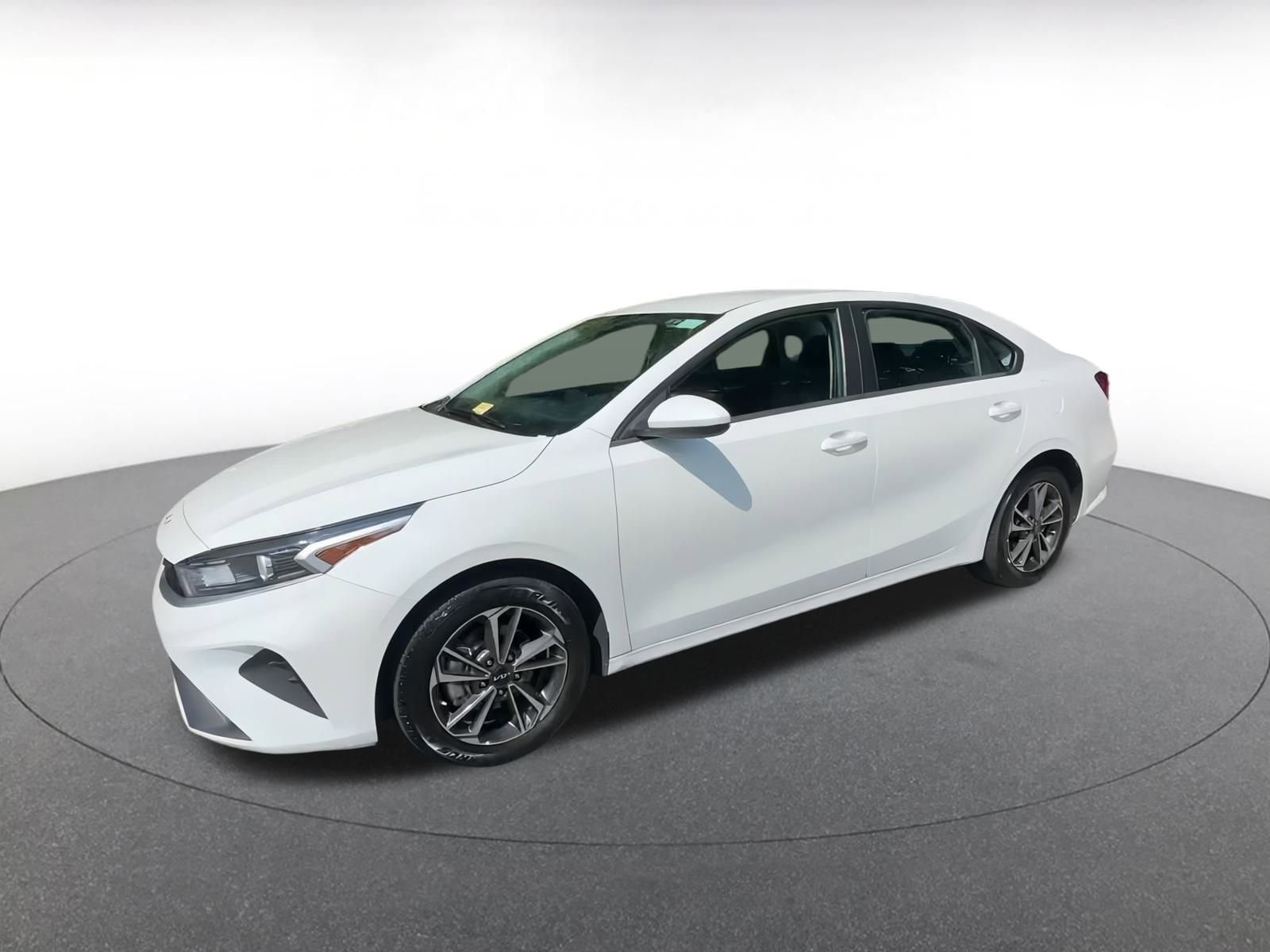 Thumbnail: 2024 Kia Forte - 8