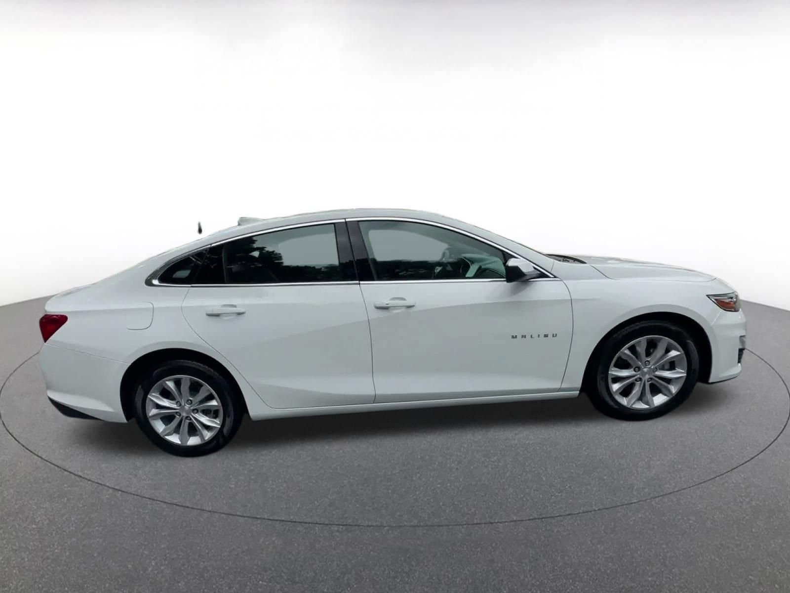 Thumbnail: 2024 Chevrolet Malibu - 16