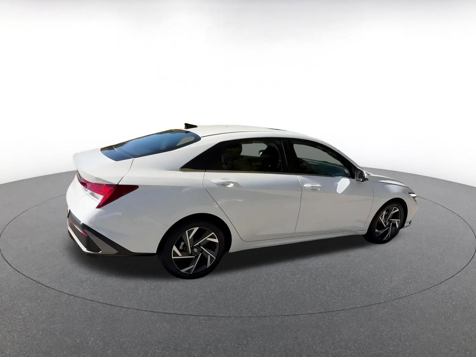 Thumbnail: 2025 Hyundai Elantra - 16