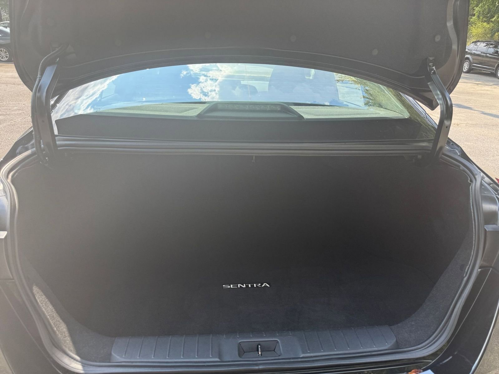 Thumbnail: 2024 Nissan Sentra - 31