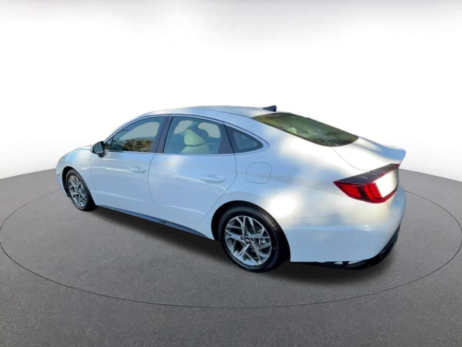 Thumbnail: 2023 Hyundai Sonata - 10