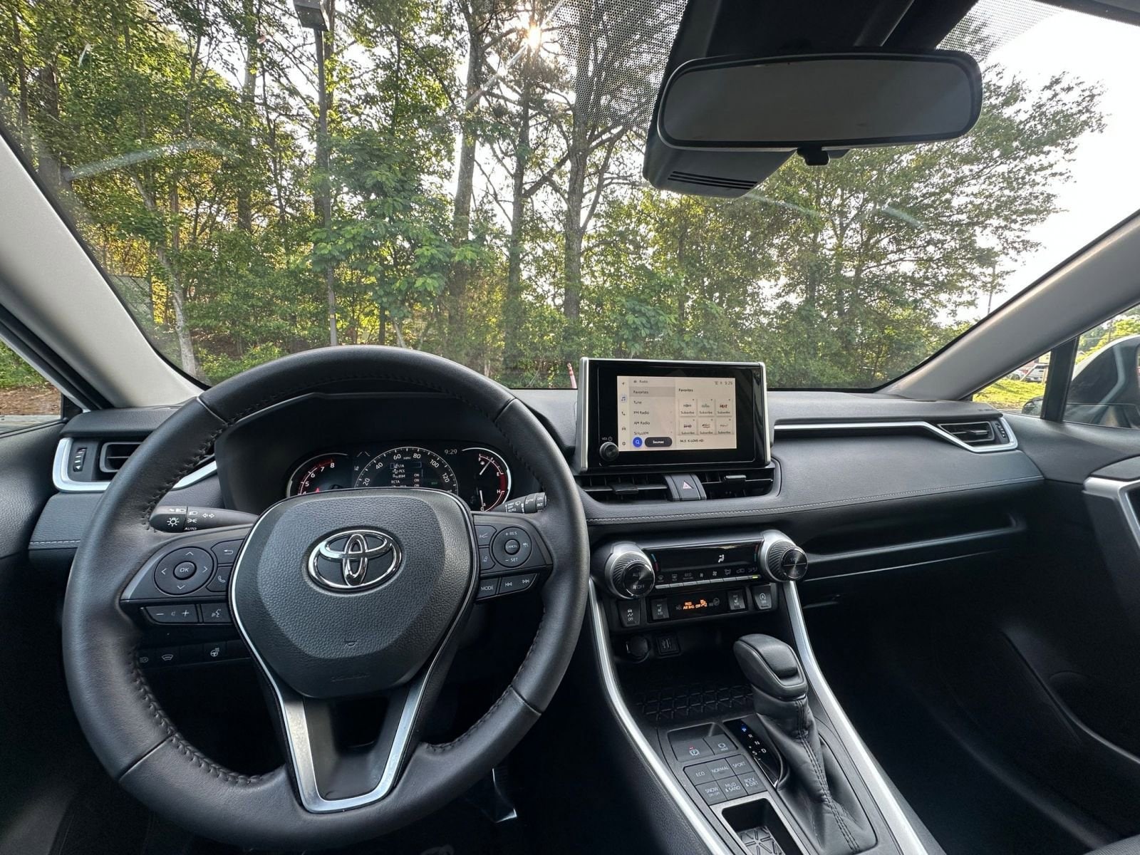 Thumbnail: 2024 Toyota RAV4 - 33