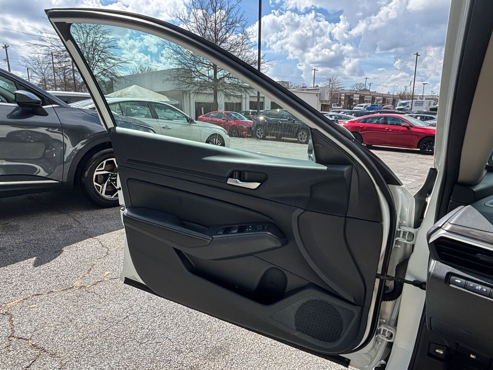 Thumbnail: 2025 Nissan Altima - 18