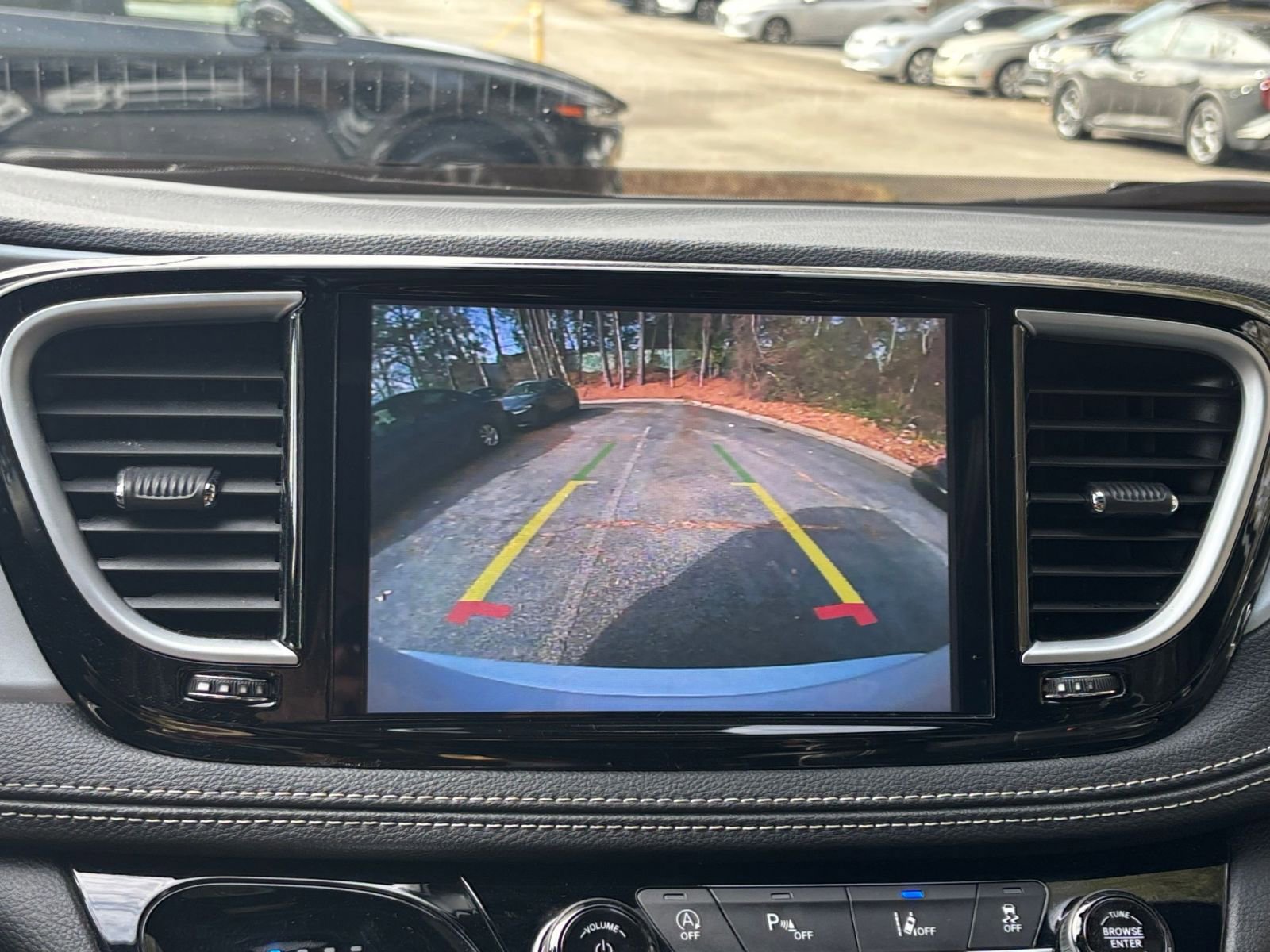 Thumbnail: 2025 Chrysler Pacifica - 17