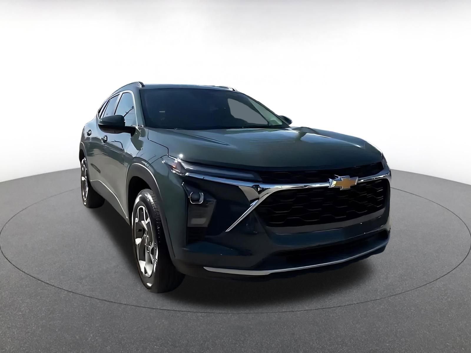 Thumbnail: 2025 Chevrolet Trax - 3