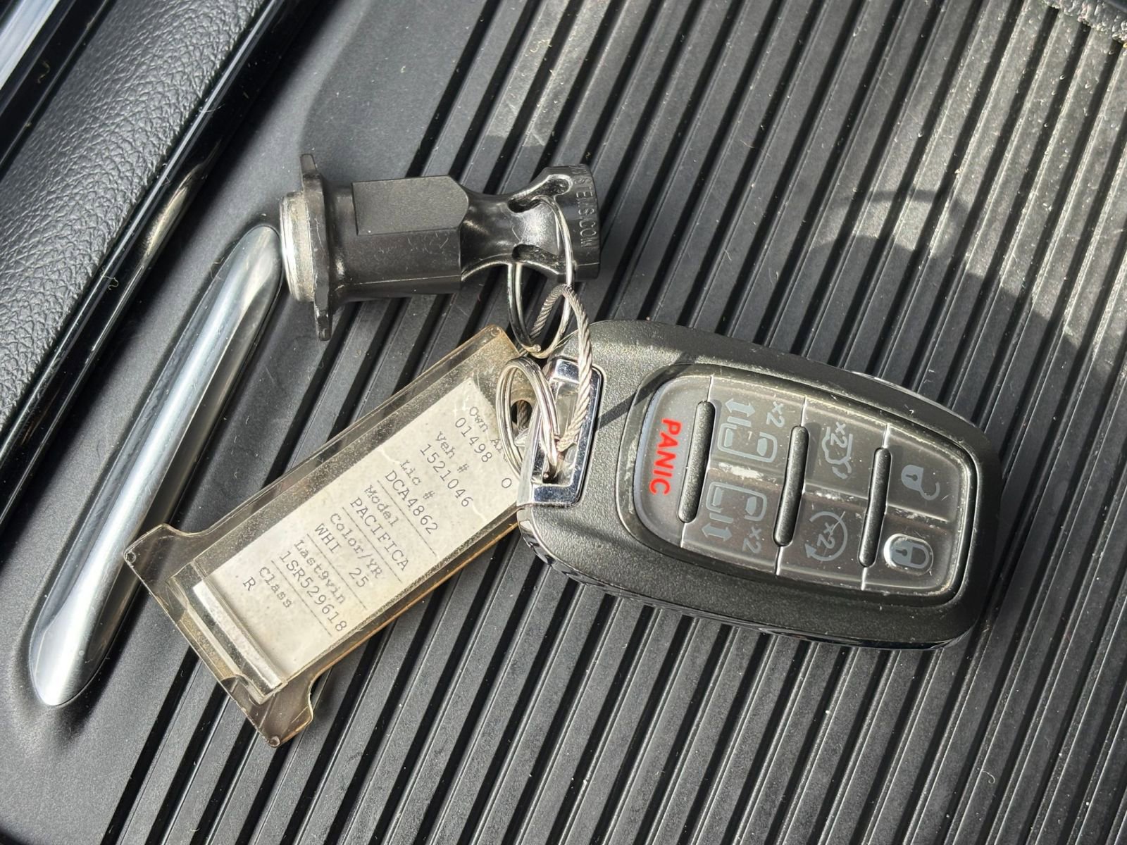 Thumbnail: 2025 Chrysler Pacifica - 22