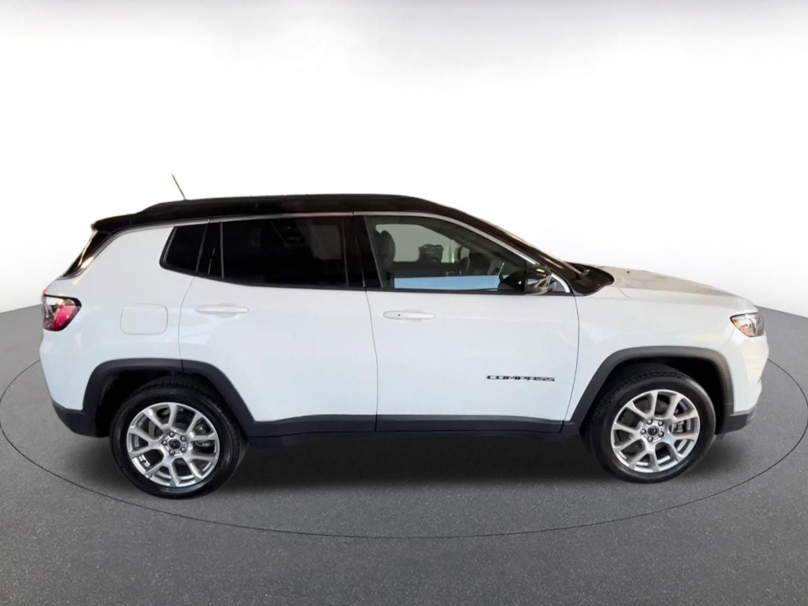 Thumbnail: 2025 Jeep Compass - 20