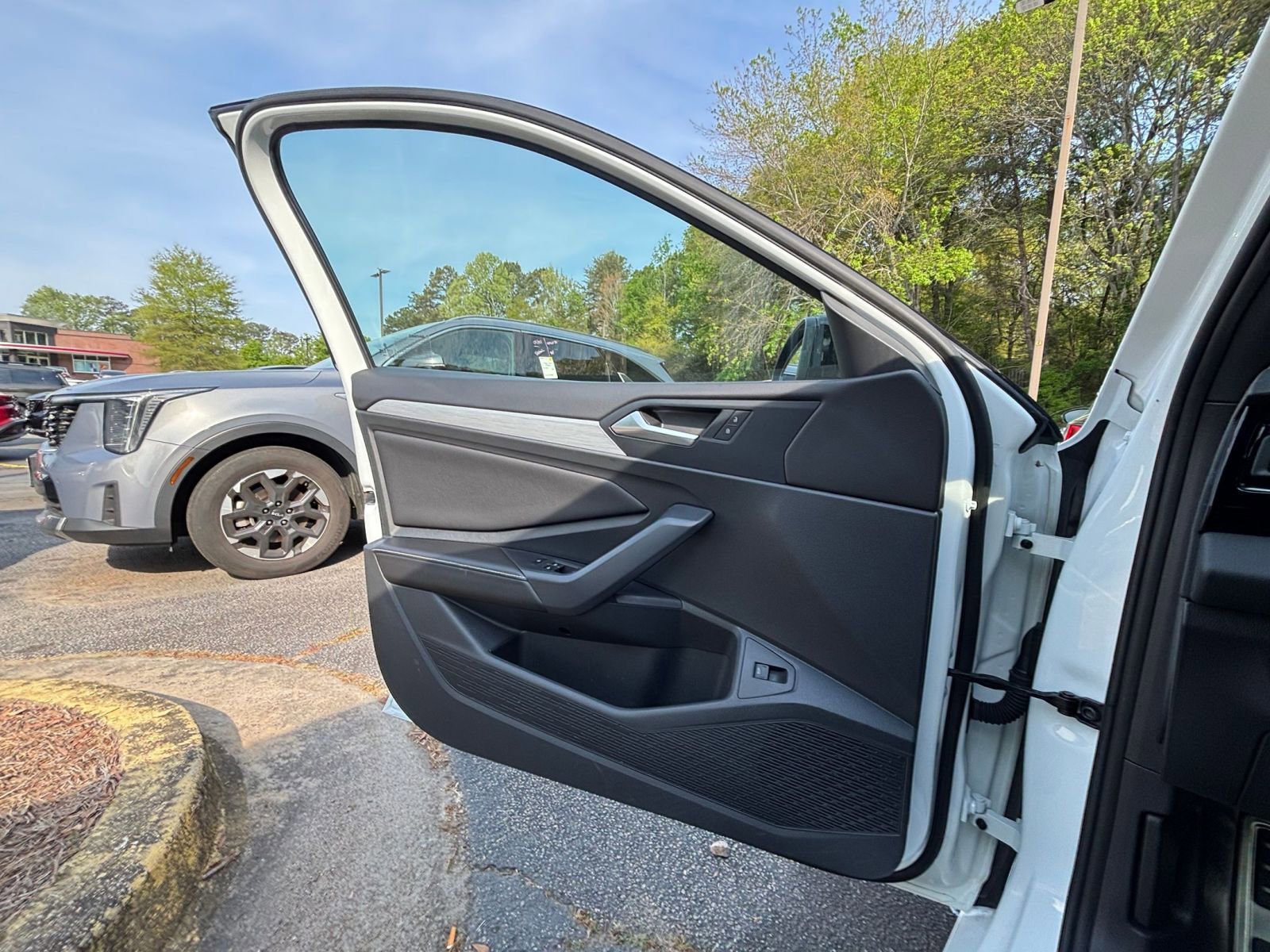 Thumbnail: 2025 Volkswagen Jetta - 18