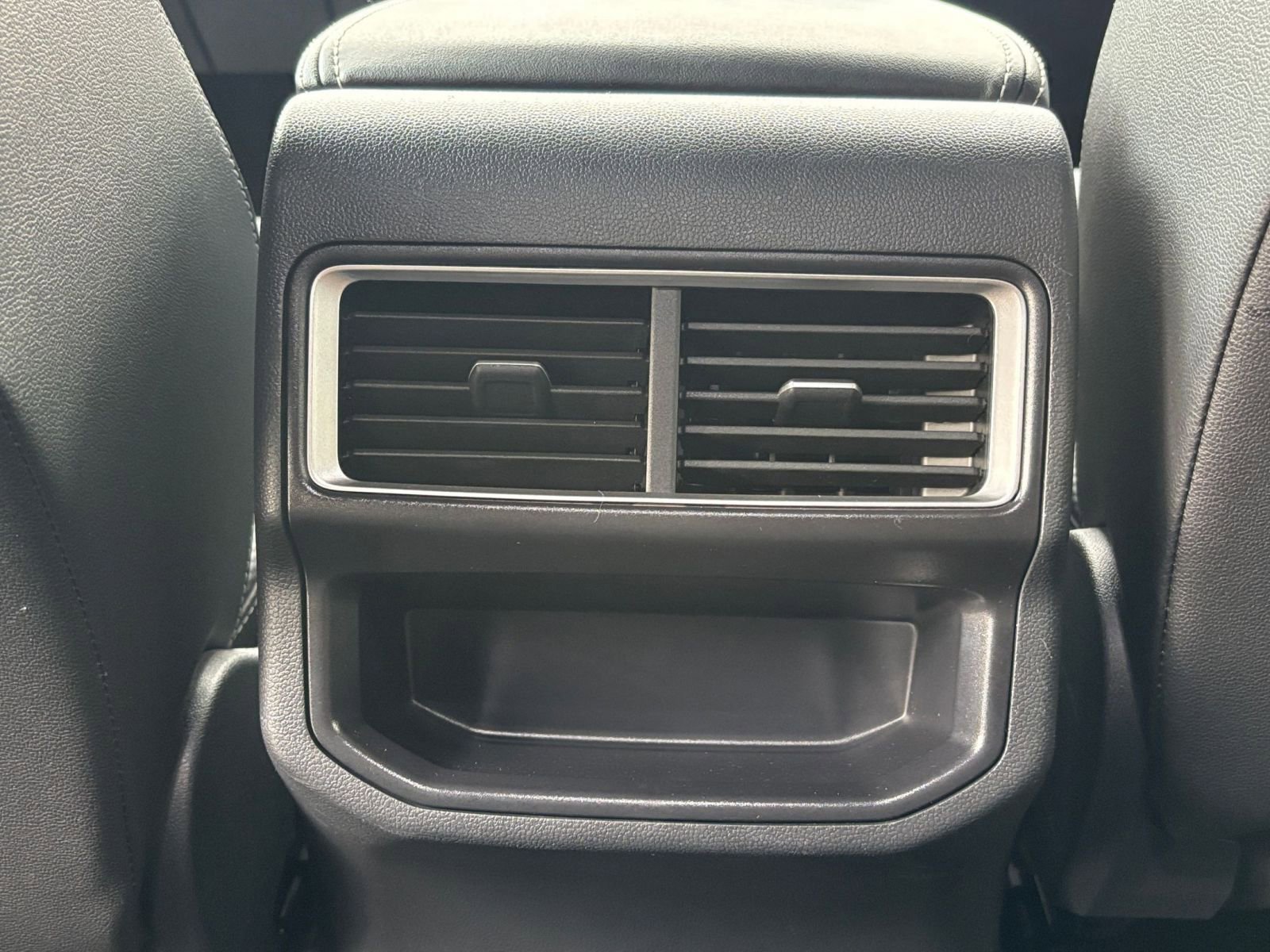 Thumbnail: 2025 Volkswagen Atlas - 24