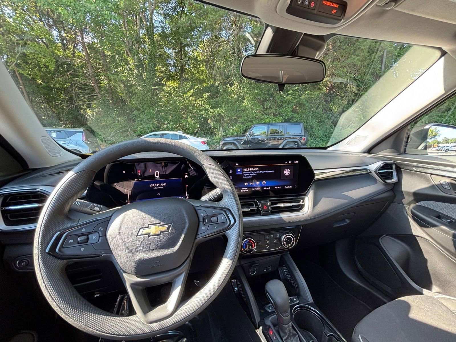 Thumbnail: 2025 Chevrolet TrailBlazer - 33
