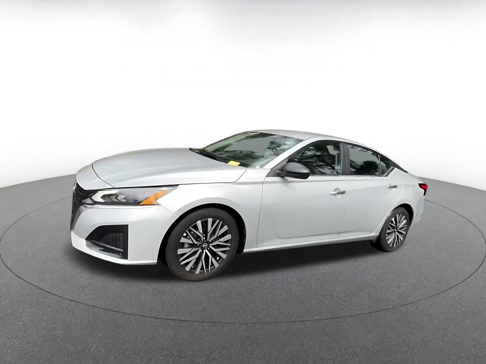 Thumbnail: 2025 Nissan Altima - 8