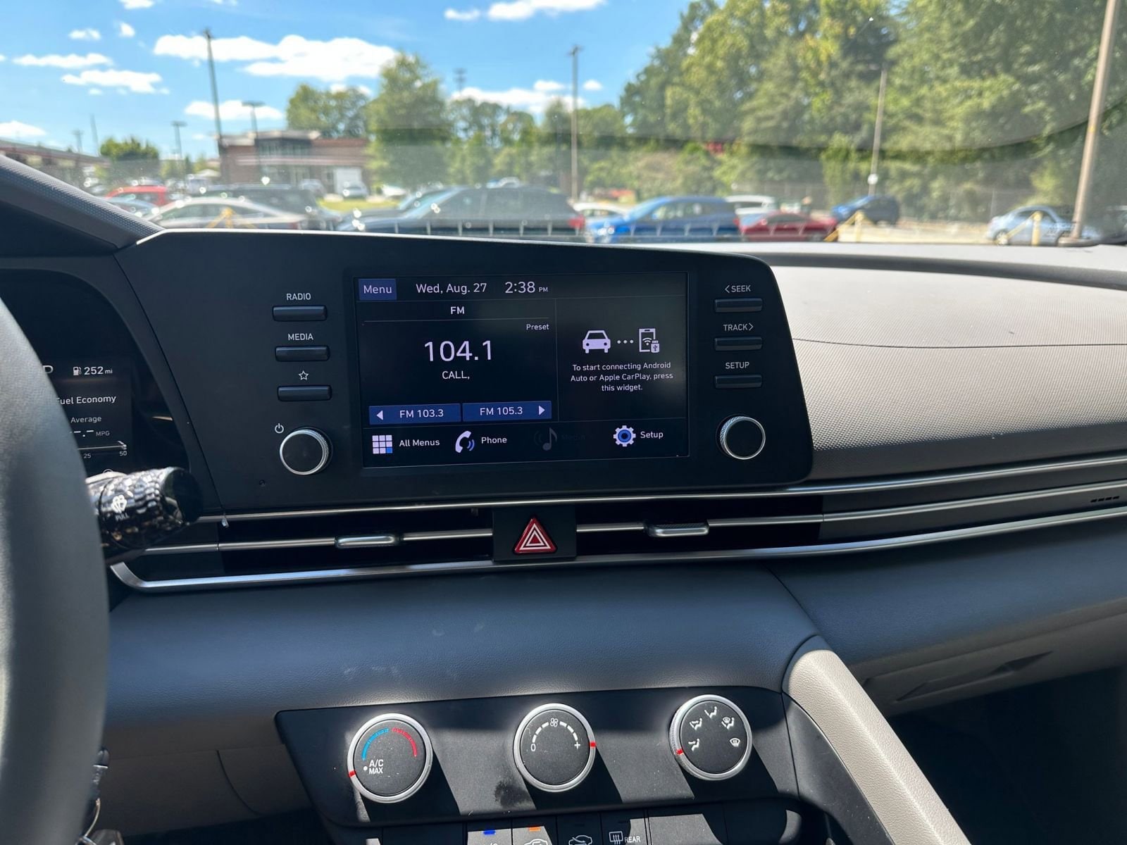 Thumbnail: 2023 Hyundai Elantra - 18