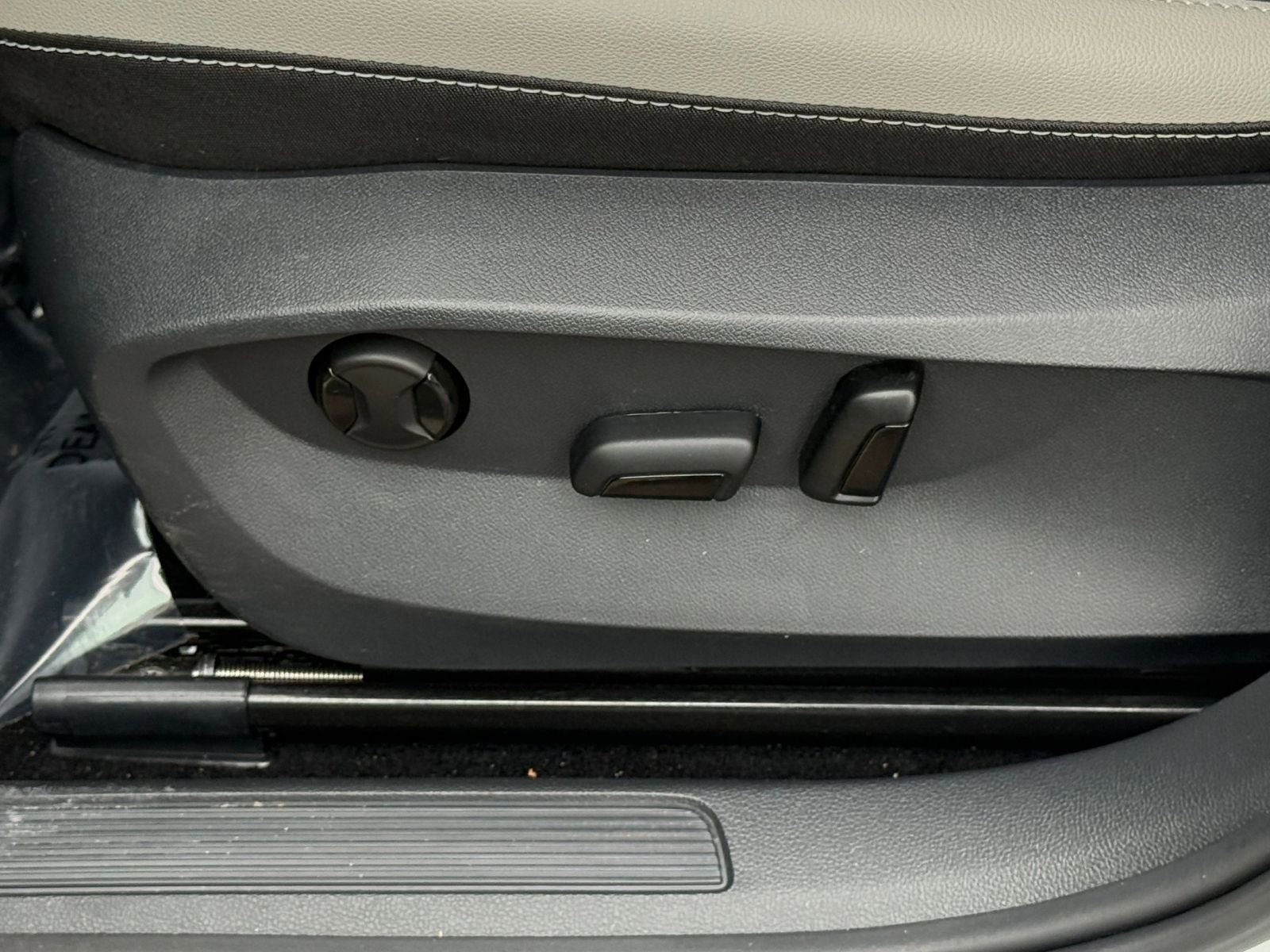 Thumbnail: 2025 Volkswagen Taos - 23