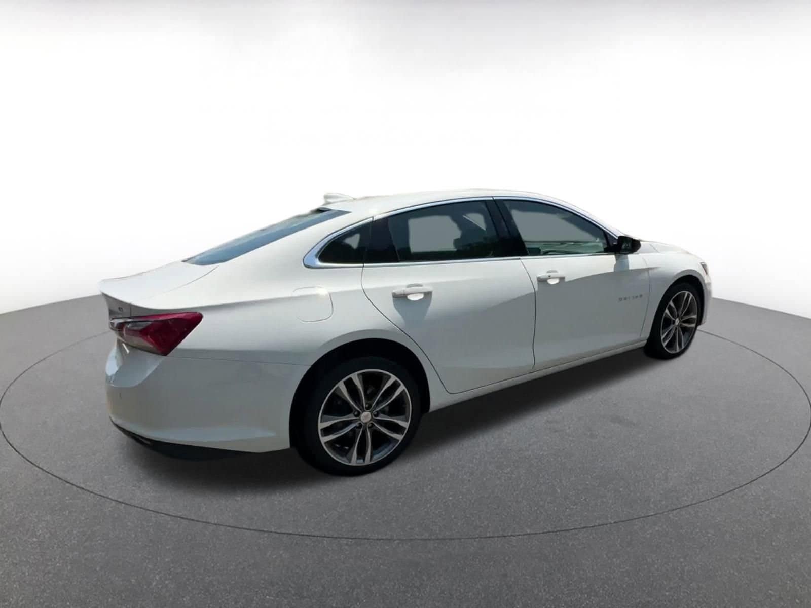 Thumbnail: 2024 Chevrolet Malibu - 15