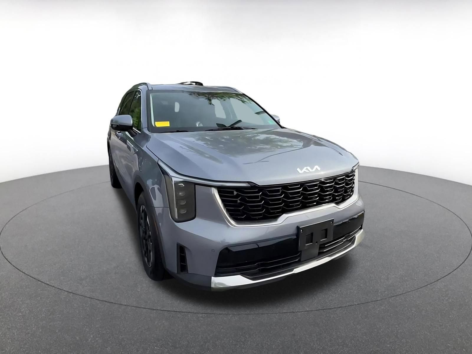 Thumbnail: 2024 Kia Sorento - 3