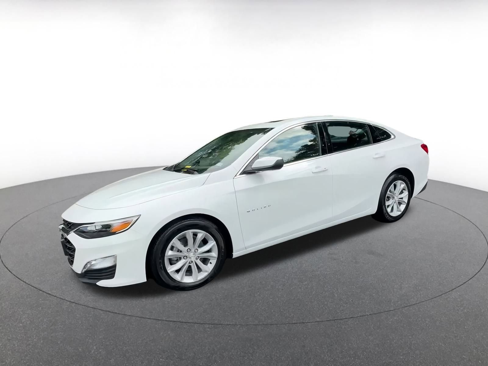 Thumbnail: 2024 Chevrolet Malibu - 7