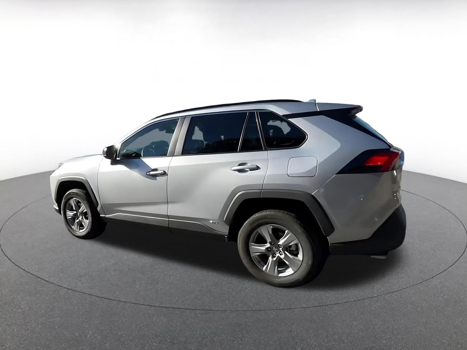 Thumbnail: 2025 Toyota RAV4 - 10