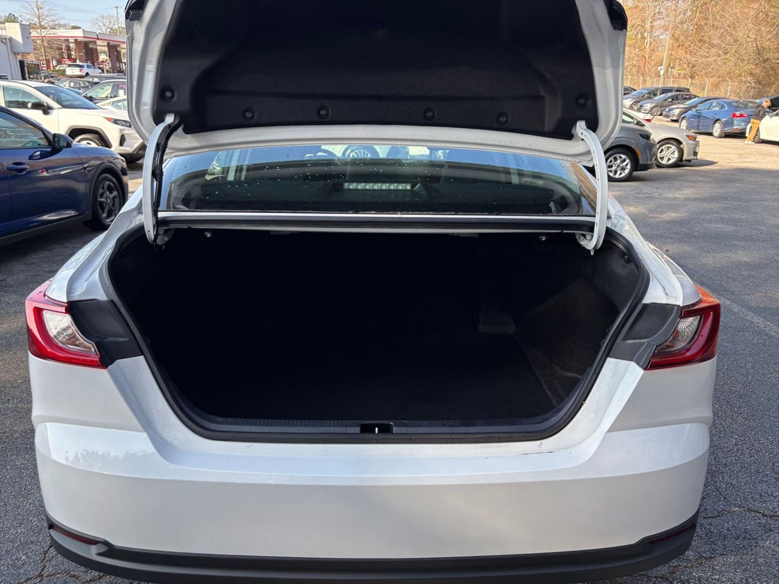 Thumbnail: 2025 Toyota Camry - 31