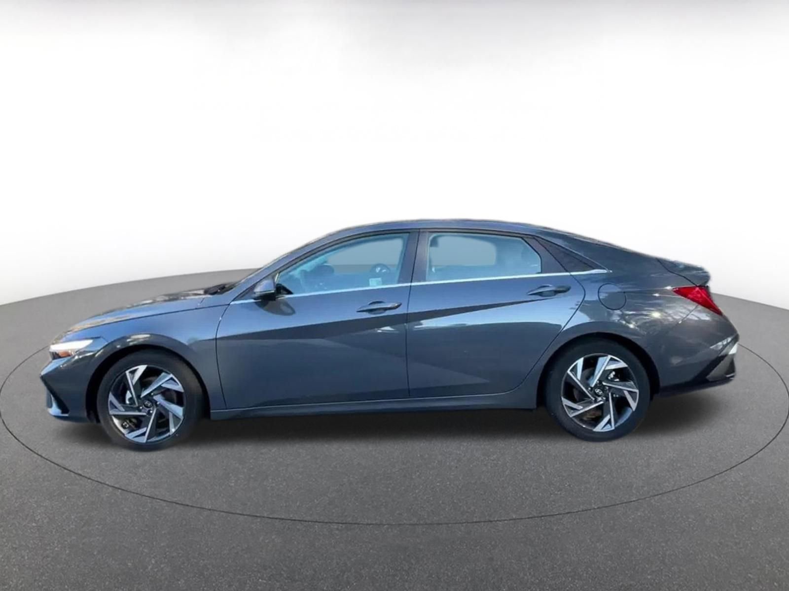 Thumbnail: 2025 Hyundai Elantra - 9