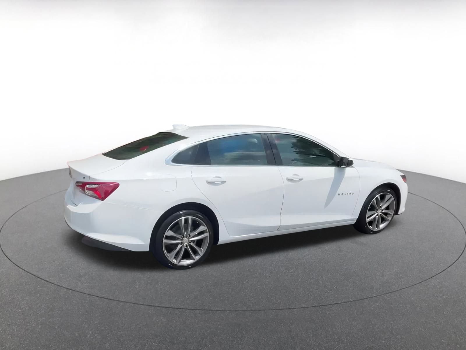 Thumbnail: 2024 Chevrolet Malibu - 15