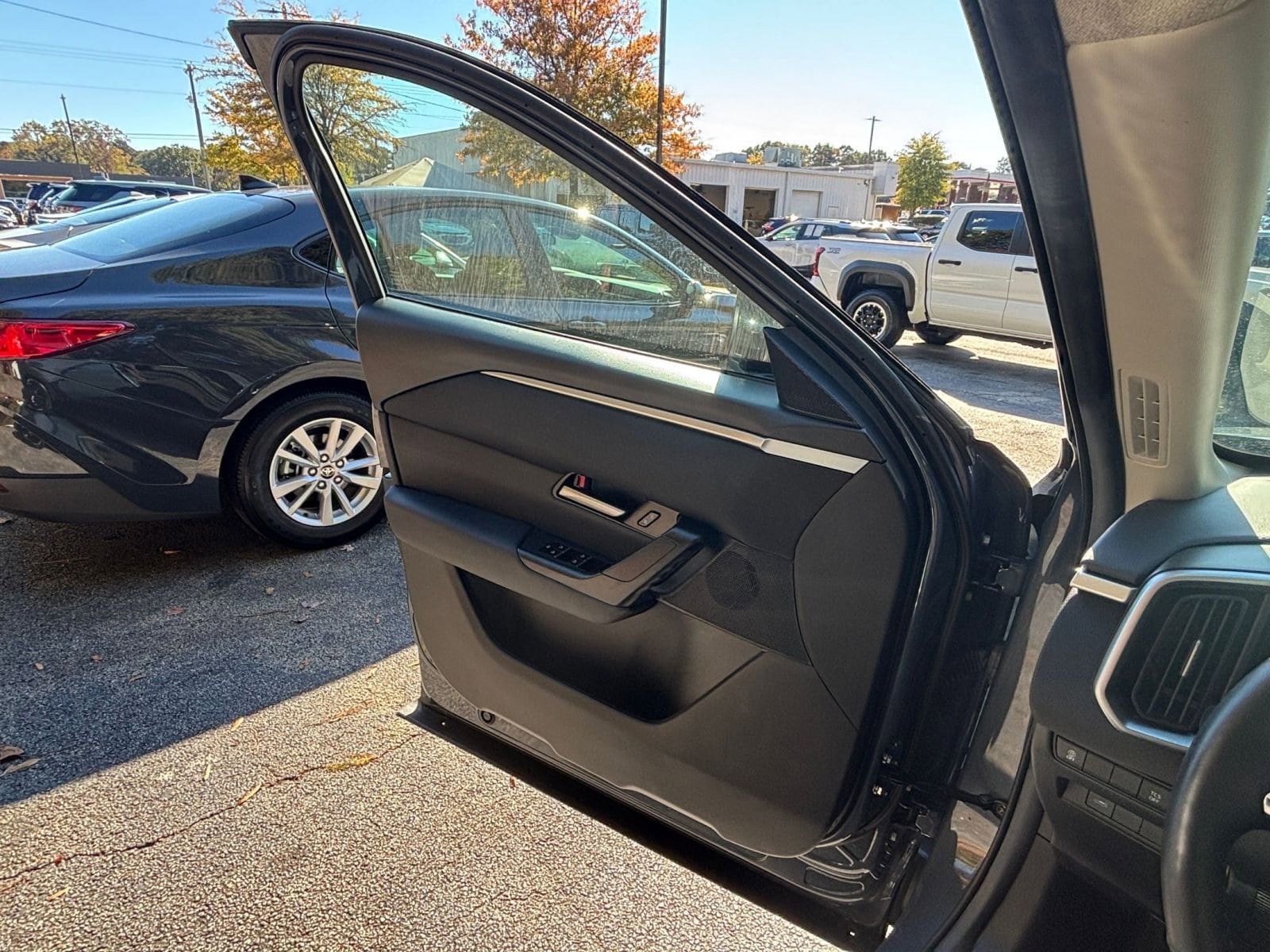 Thumbnail: 2025 Mazda CX-50 - 20