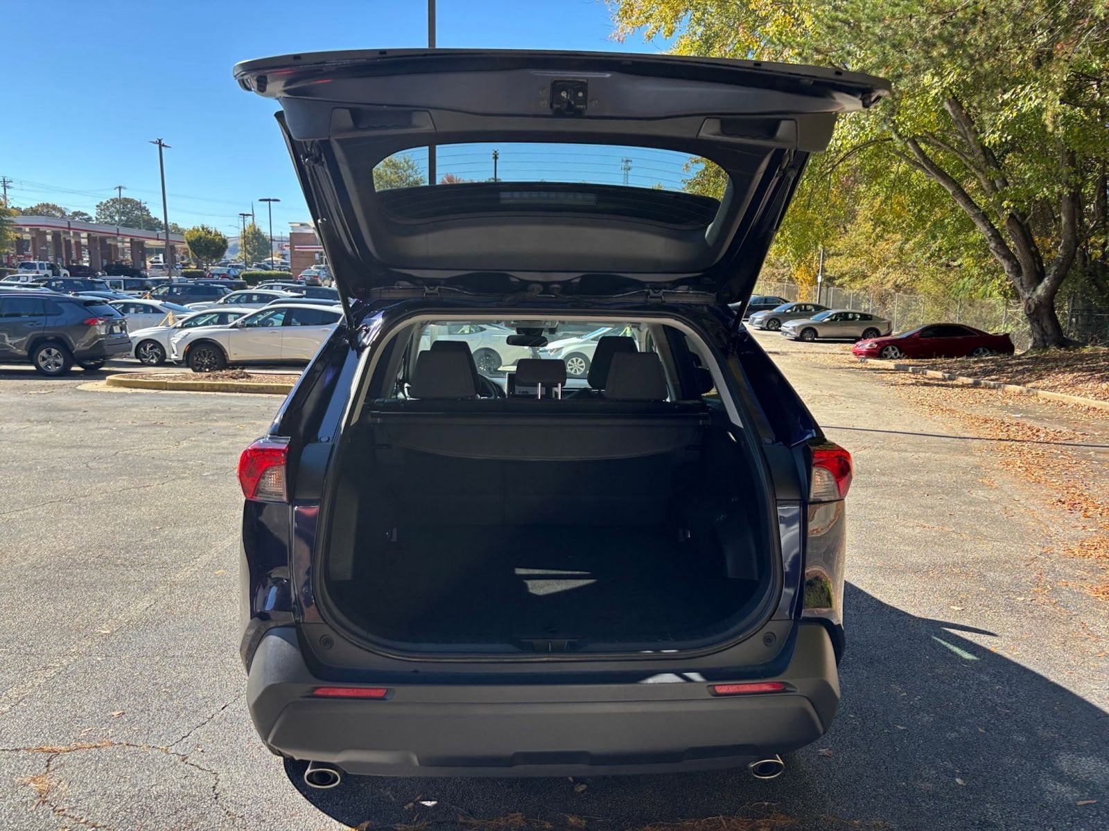 Thumbnail: 2025 Toyota RAV4 - 31