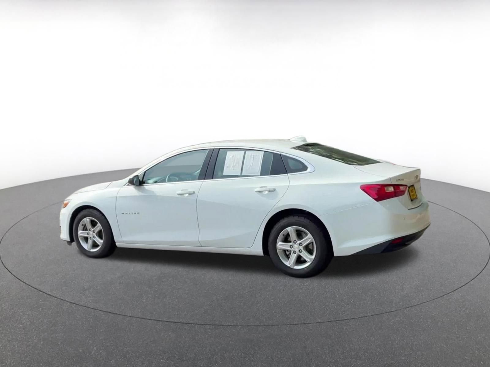 Thumbnail: 2023 Chevrolet Malibu - 11