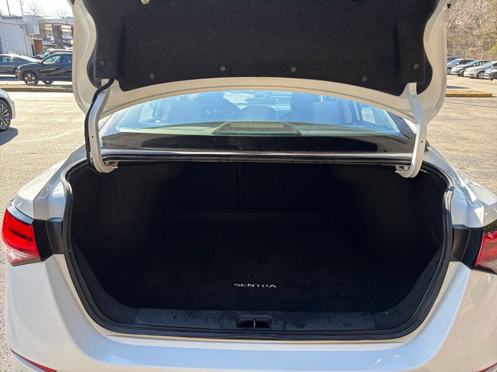 Thumbnail: 2025 Nissan Sentra - 31