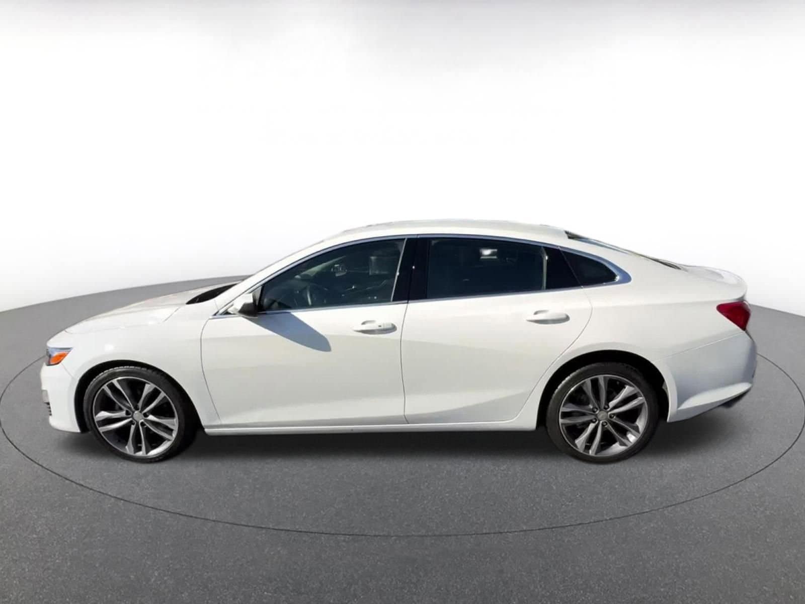 Thumbnail: 2024 Chevrolet Malibu - 9