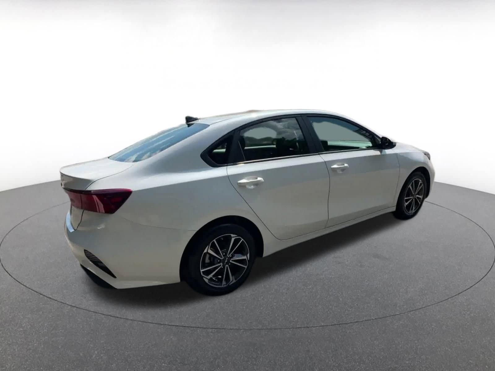 Thumbnail: 2024 Kia Forte - 15