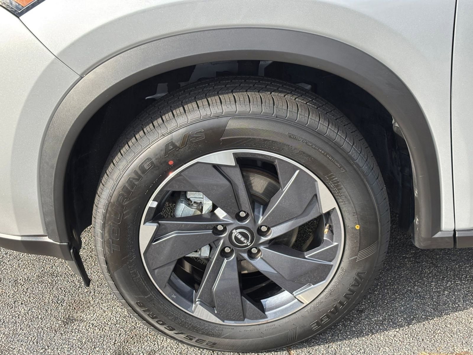 Thumbnail: 2025 Nissan Rogue - 32